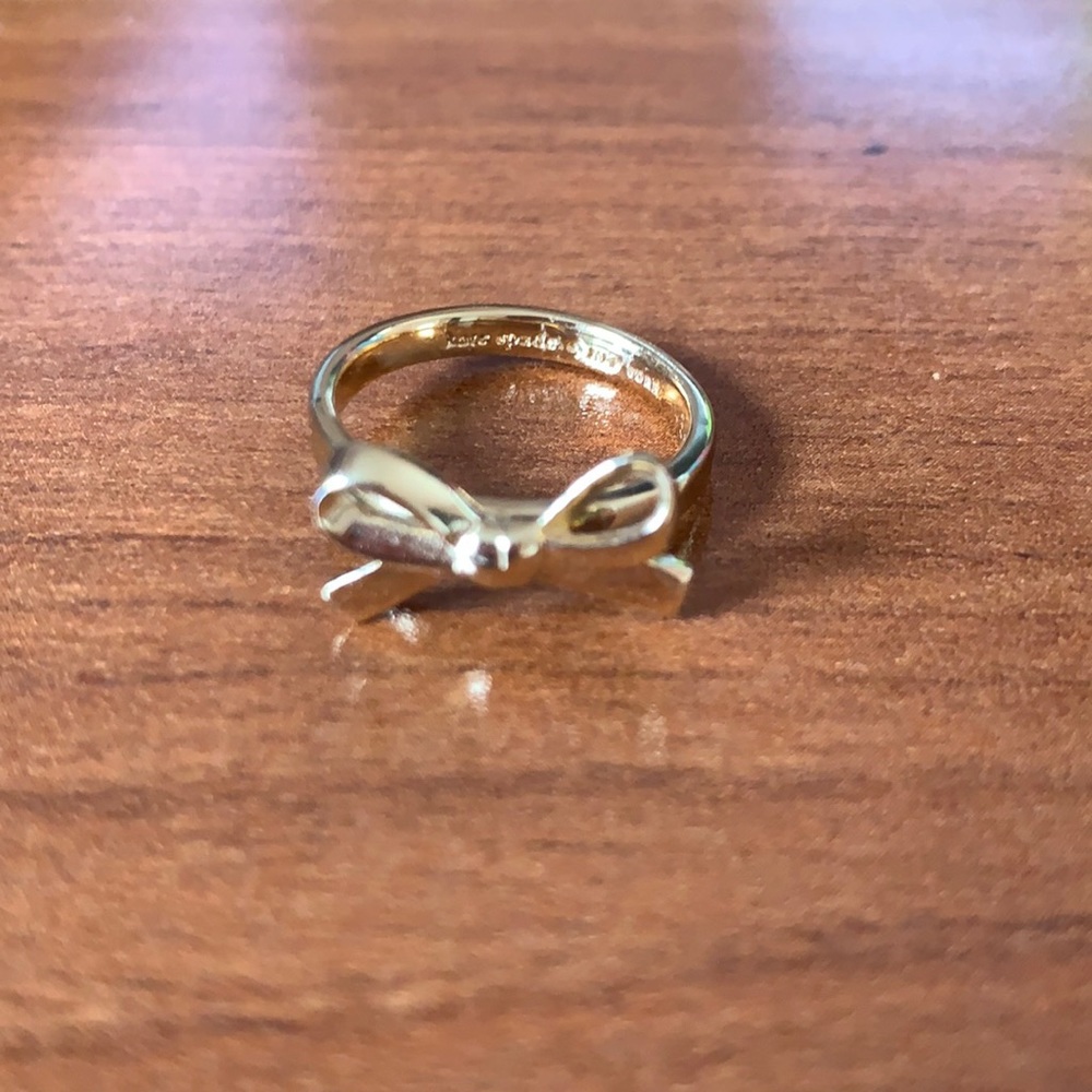 Kate Spade Gold Bow Ring - Size 8 💍